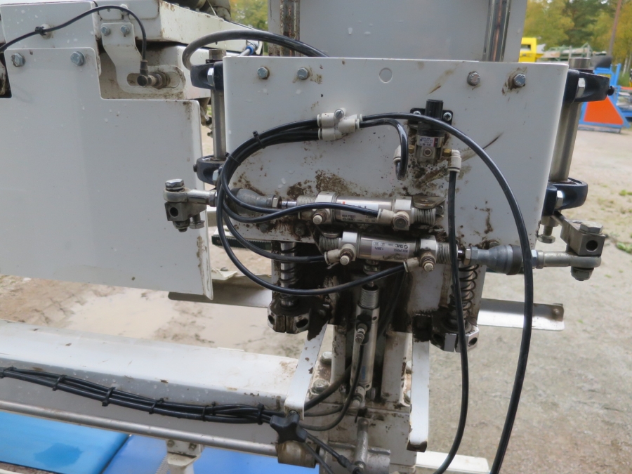 4890 Pacepacker TBC paper bagger with stitcher