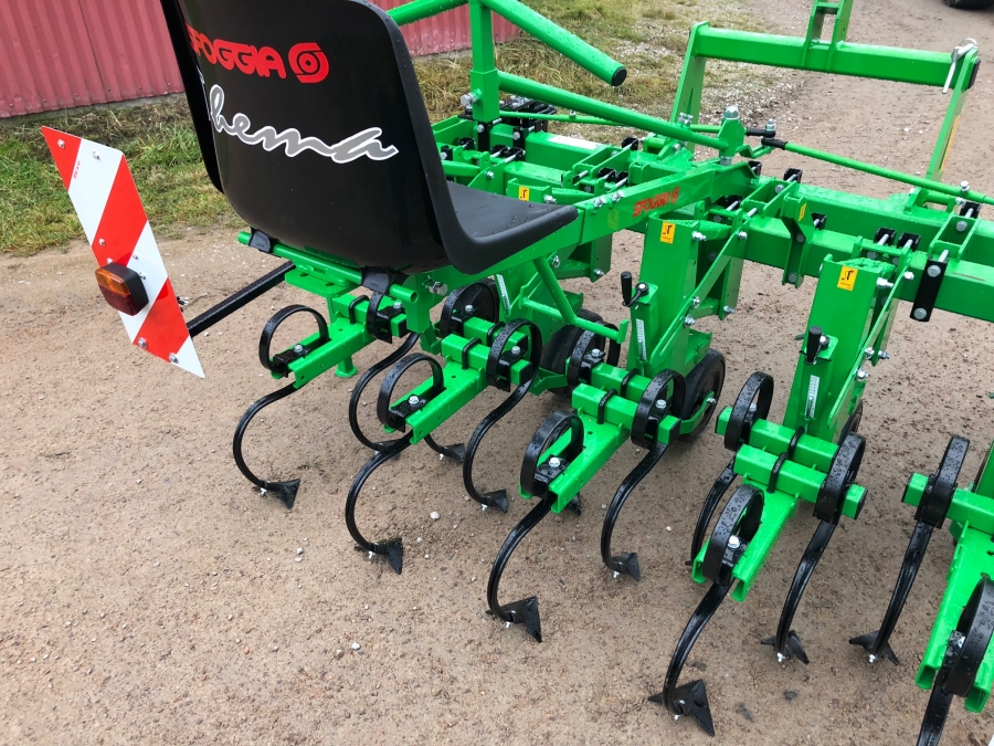 4908 Sfoggia Thema ridging hoe for vegetable