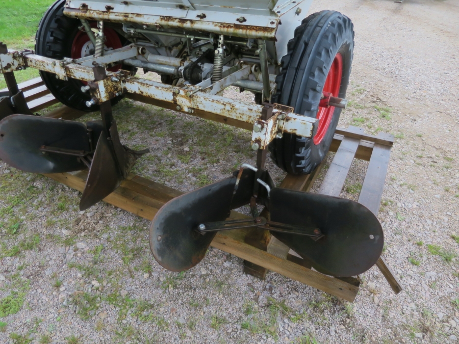 4937 Reekie 2 row potato planter