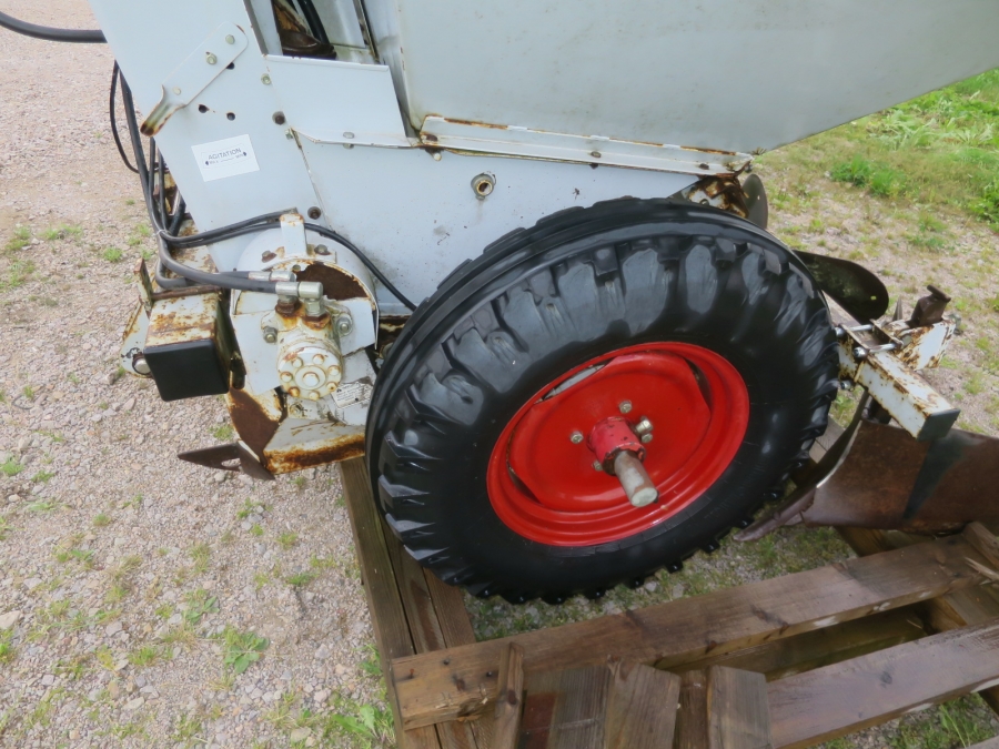 4937 Reekie 2 row potato planter