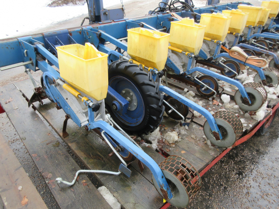 4950 Nibex 500 seed drill 9 rows. 