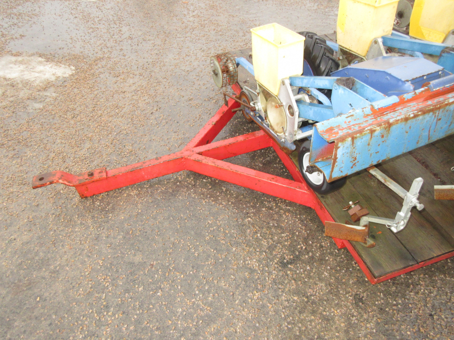 4950 Nibex 500 seed drill 9 rows. 