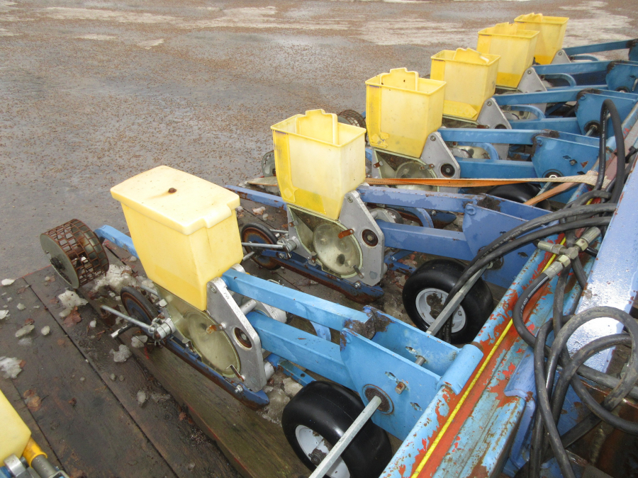 4950 Nibex 500 seed drill 9 rows. 