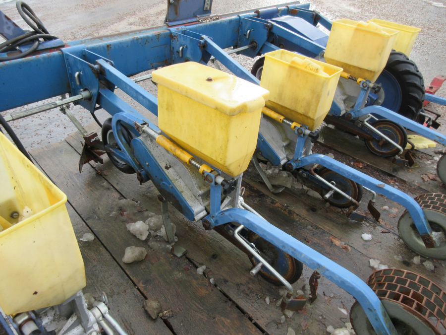 4950 Nibex 500 seed drill 9 rows. 