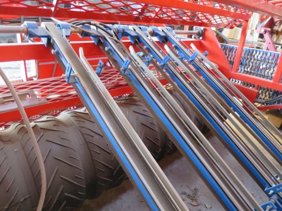 4986 Ferrari Rotostrapp transplanter 4 row