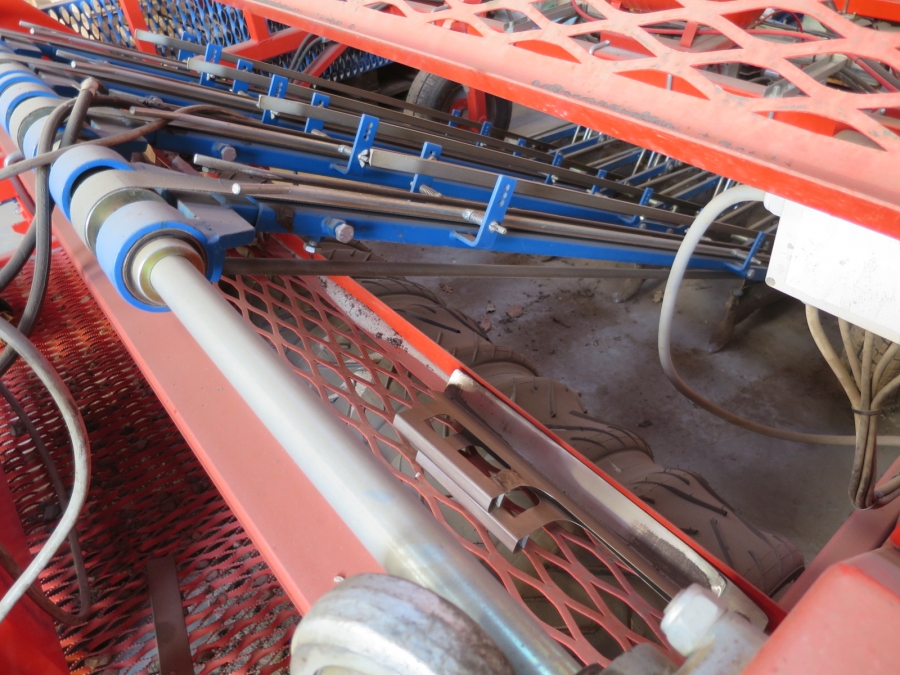 4986 Ferrari Rotostrapp transplanter 4 row