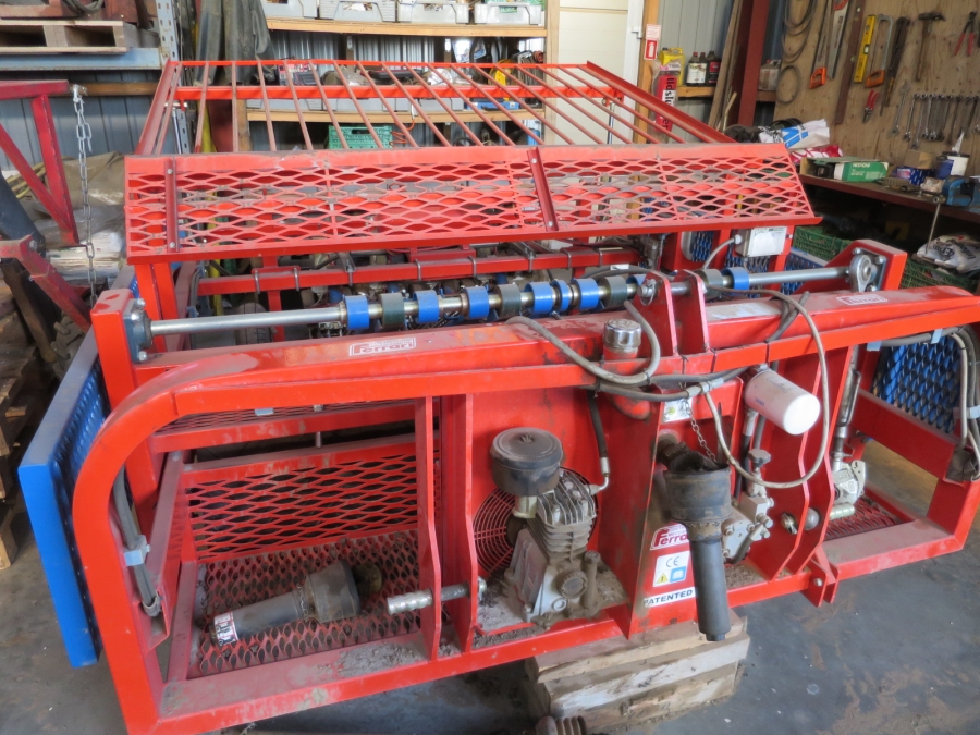 4986 Ferrari Rotostrapp transplanter 4 row