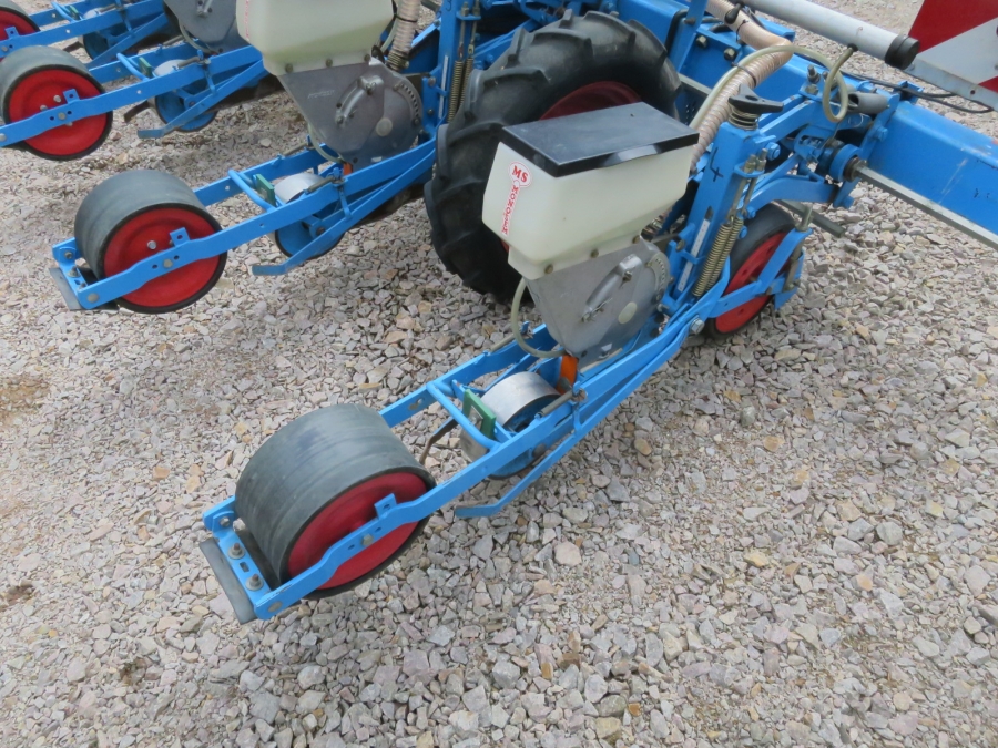 4989 Monosem MS pneumatic precision seeder 4 row