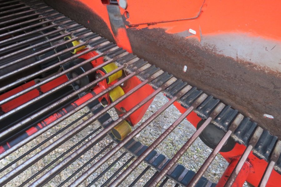 4991 Grimme 75-30 potato harvester