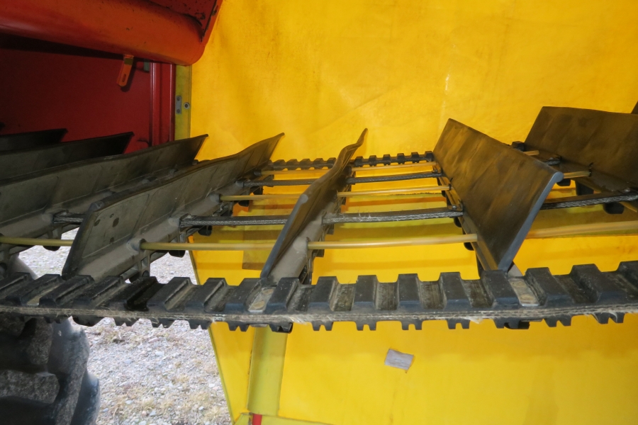 4991 Grimme 75-30 potato harvester