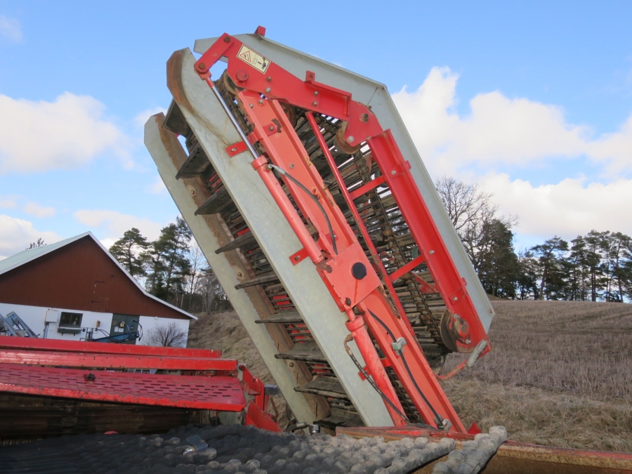 5008 Kverneland Underhaug 2200 onion loader harvester