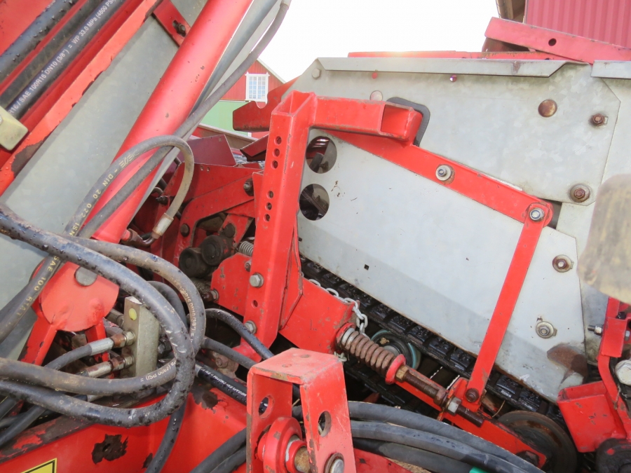 5008 Kverneland Underhaug 2200 onion loader harvester