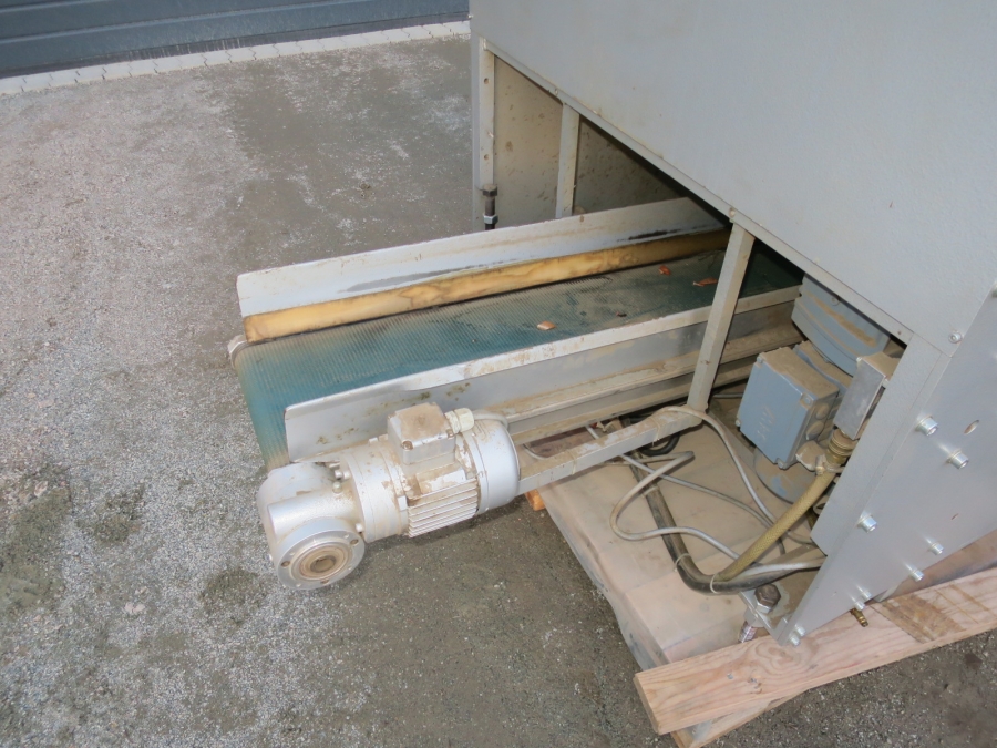 5011 C-Pack VAC 929 Net clipper automatic net bagger