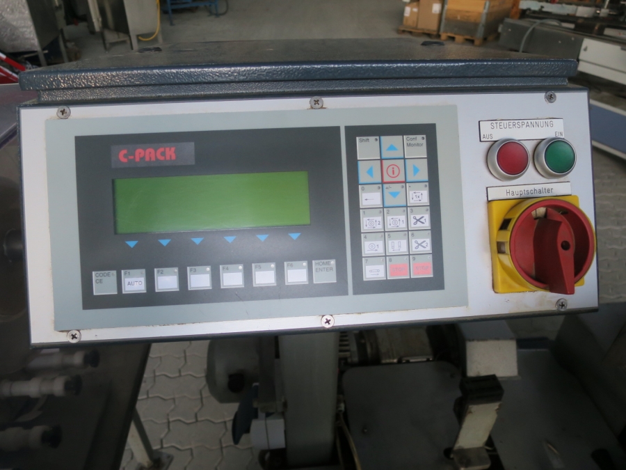 5011 C-Pack VAC 929 Net clipper automatic net bagger