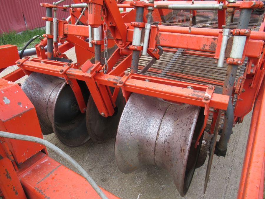 5026 AMAC E2 potato harvester / onion harvester