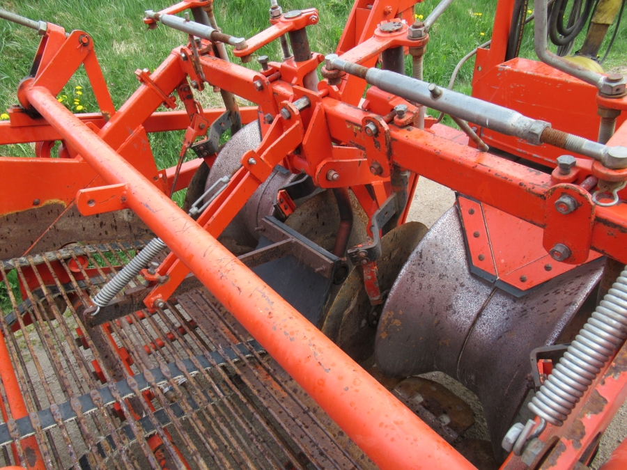 5026 AMAC E2 potato harvester / onion harvester