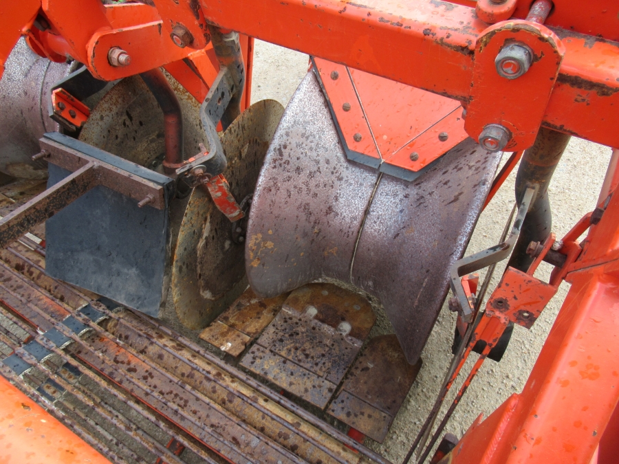 5026 AMAC E2 potato harvester / onion harvester
