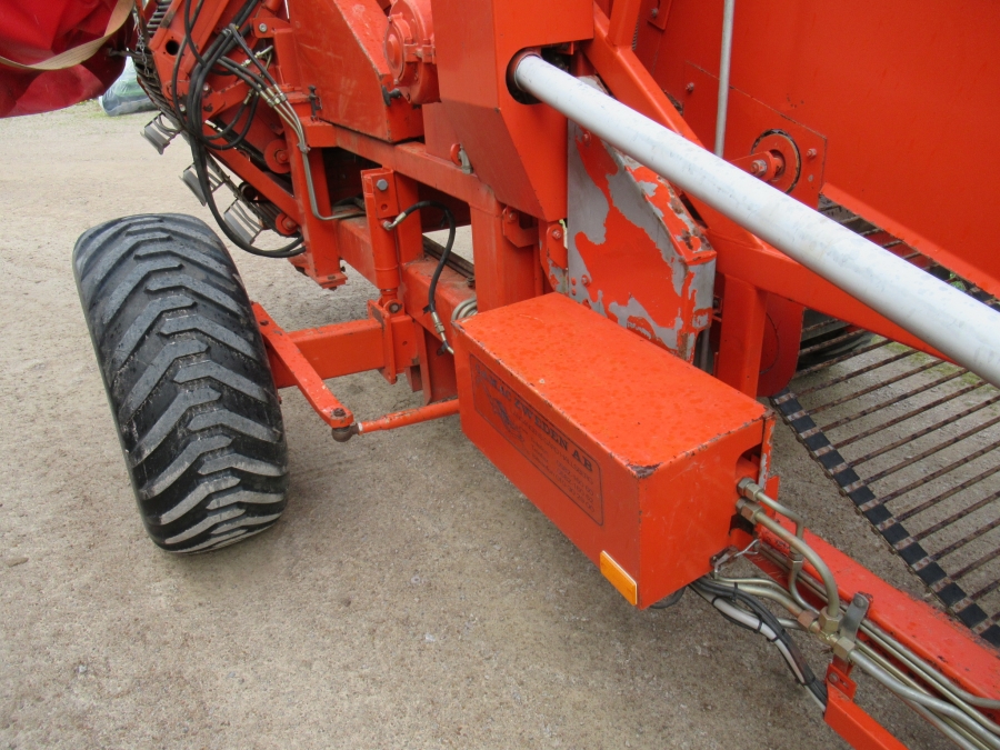 5026 AMAC E2 potato harvester / onion harvester