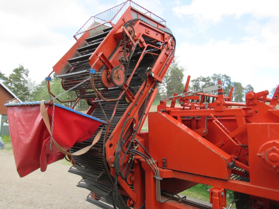 5026 AMAC E2 potato harvester / onion harvester