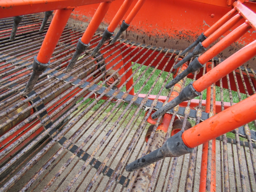 5026 AMAC E2 potato harvester / onion harvester