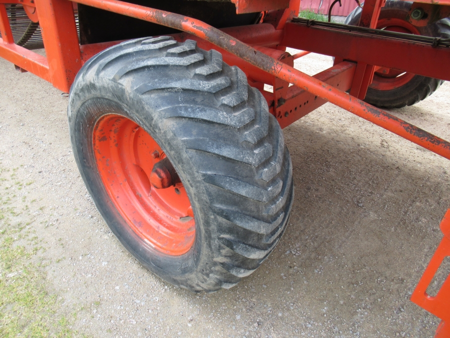 5026 AMAC E2 potato harvester / onion harvester