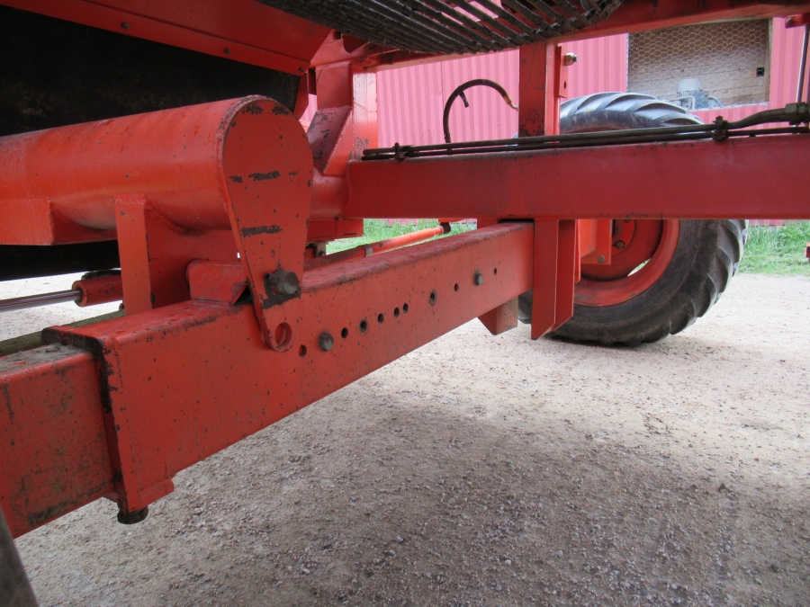 5026 AMAC E2 potato harvester / onion harvester