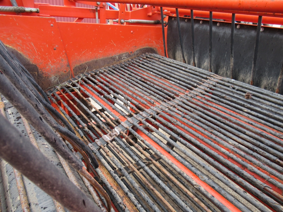 5026 AMAC E2 potato harvester / onion harvester