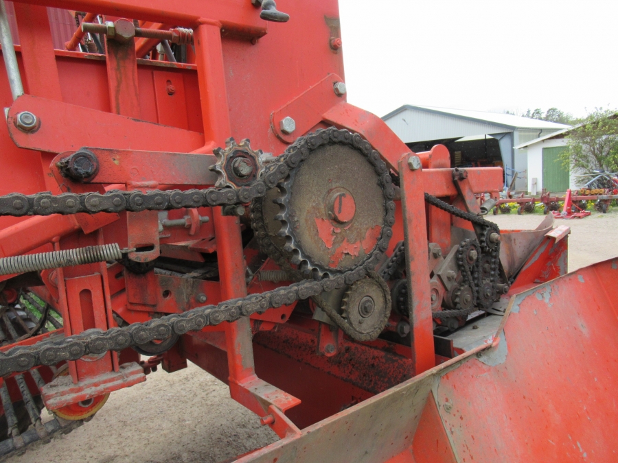 5026 AMAC E2 potato harvester / onion harvester