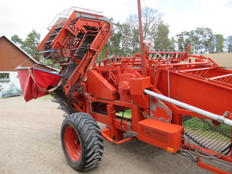 5026 AMAC E2 potato harvester / onion harvester