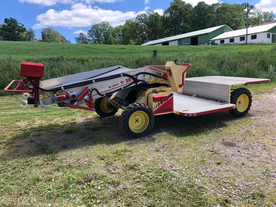 5041 De Pietri Mache salat harvester