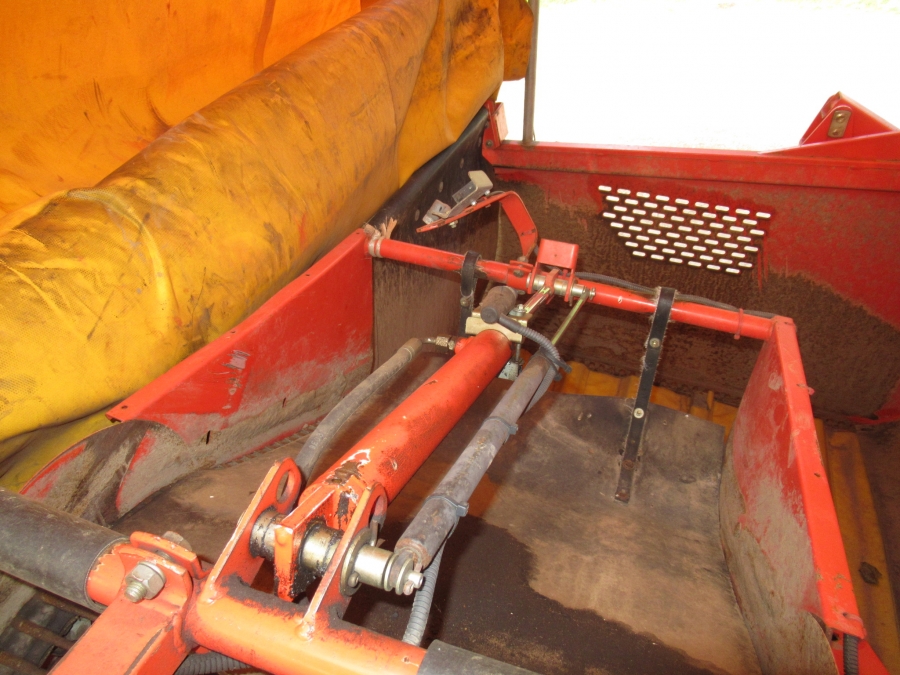 5051 Grimme SE75-40 potato harvester