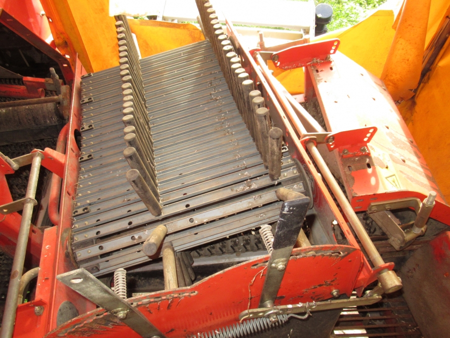 5051 Grimme SE75-40 potato harvester