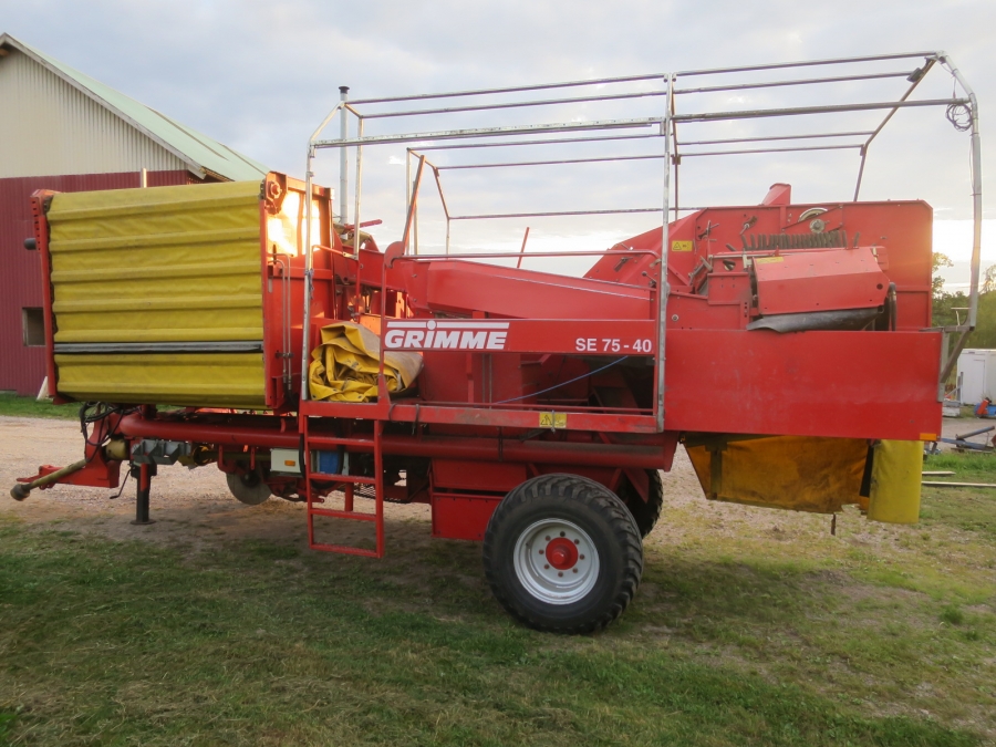 5067 Grimme SE75-40 potato harvester