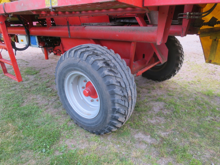 5067 Grimme SE75-40 potato harvester