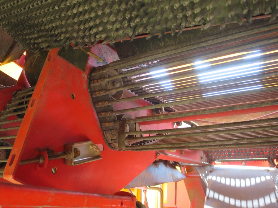 5078 Grimme SE75-30 potato harvester