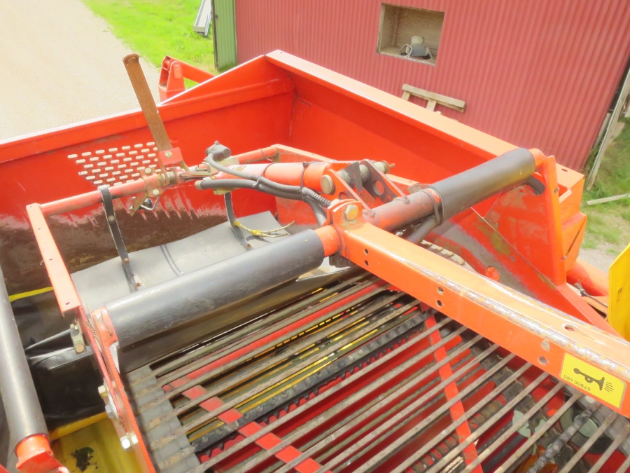 5078 Grimme SE75-30 potato harvester