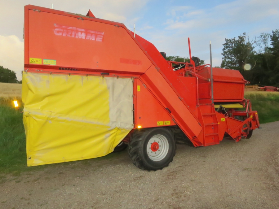 5078 Grimme SE75-30 potato harvester