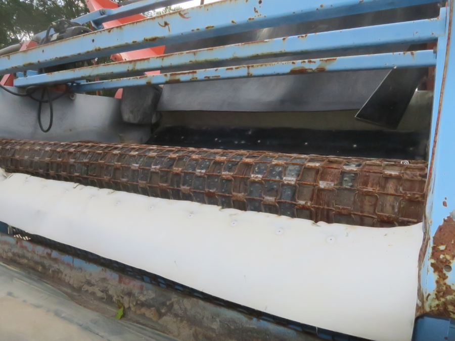 5081 Miedema SB40S receiving hopper