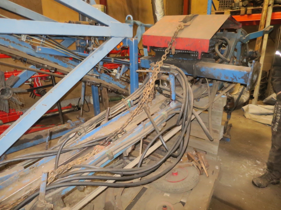 5083 Asa-Lift carrot harvester T-140B