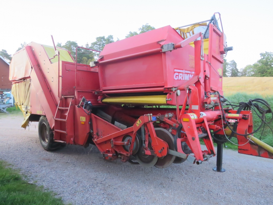 5086 Grimme SE75-30 potato harvester