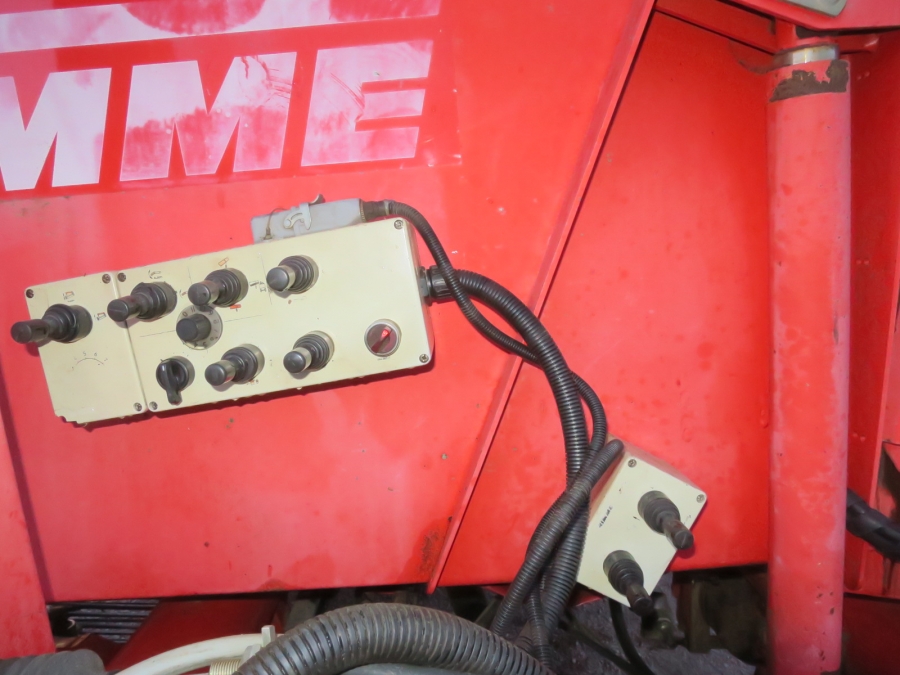5086 Grimme SE75-30 potato harvester