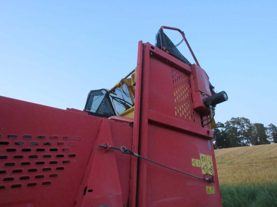 5086 Grimme SE75-30 potato harvester
