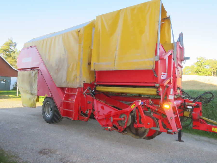 5092 Grimme SE75-40 potato harvester