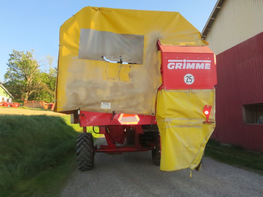 5092 Grimme SE75-40 potato harvester