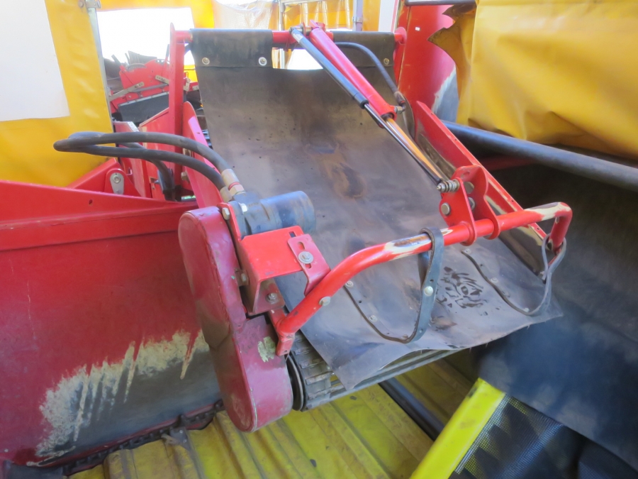 5092 Grimme SE75-40 potato harvester