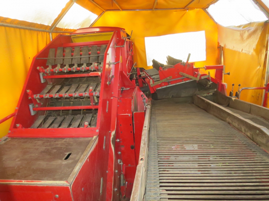 5092 Grimme SE75-40 potato harvester