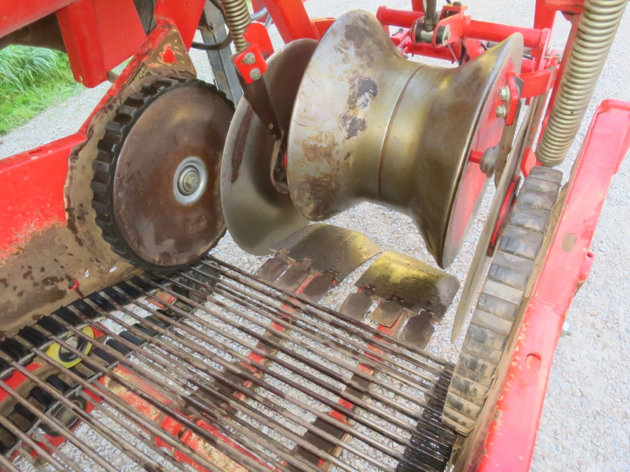 5092 Grimme SE75-40 potato harvester