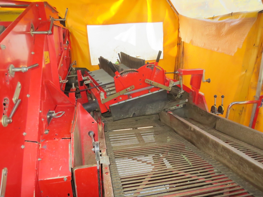 5092 Grimme SE75-40 potato harvester