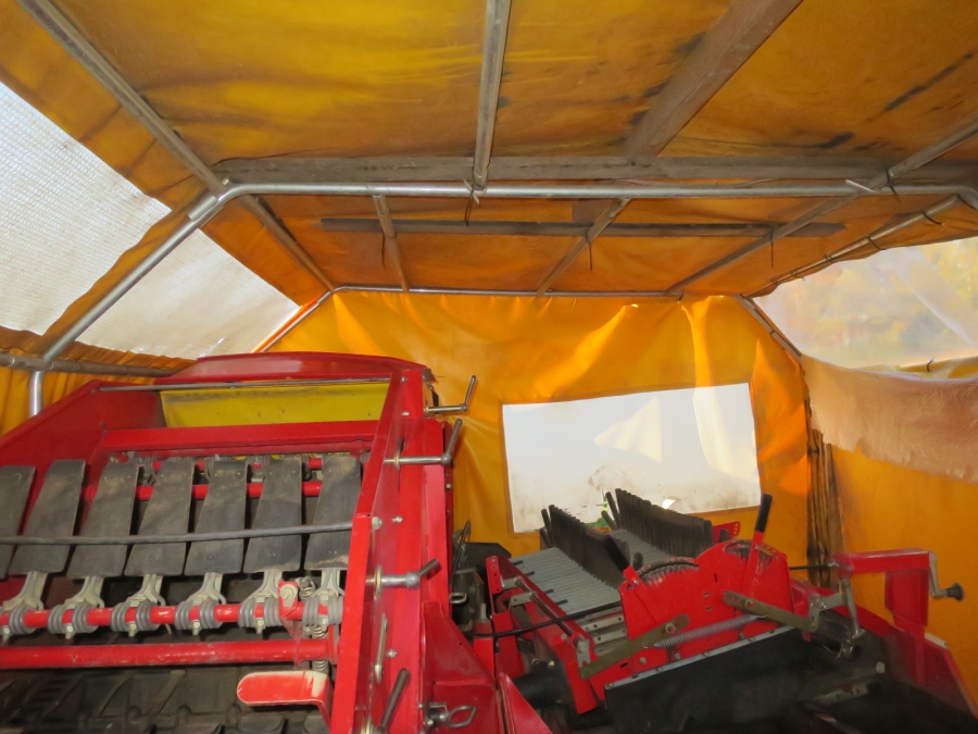 5092 Grimme SE75-40 potato harvester