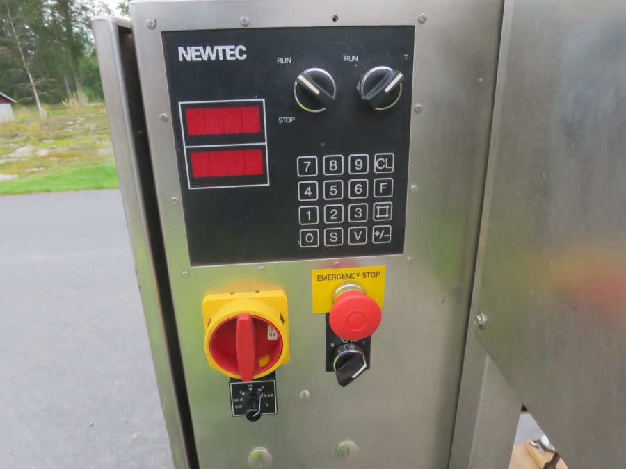 5105 Newtec PEB40G carrot bagger